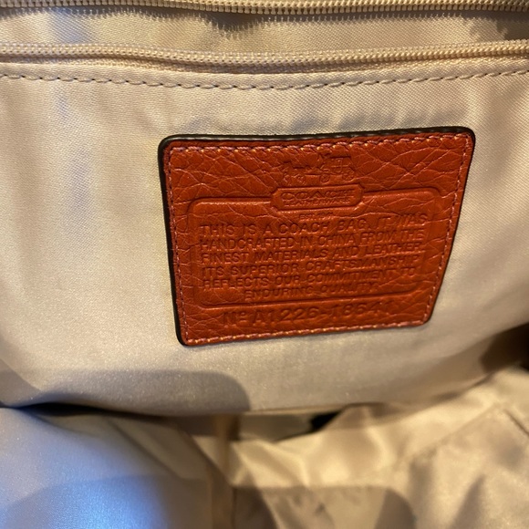 Warm peach Coach top handle crossbody bag - Picture 4 of 7